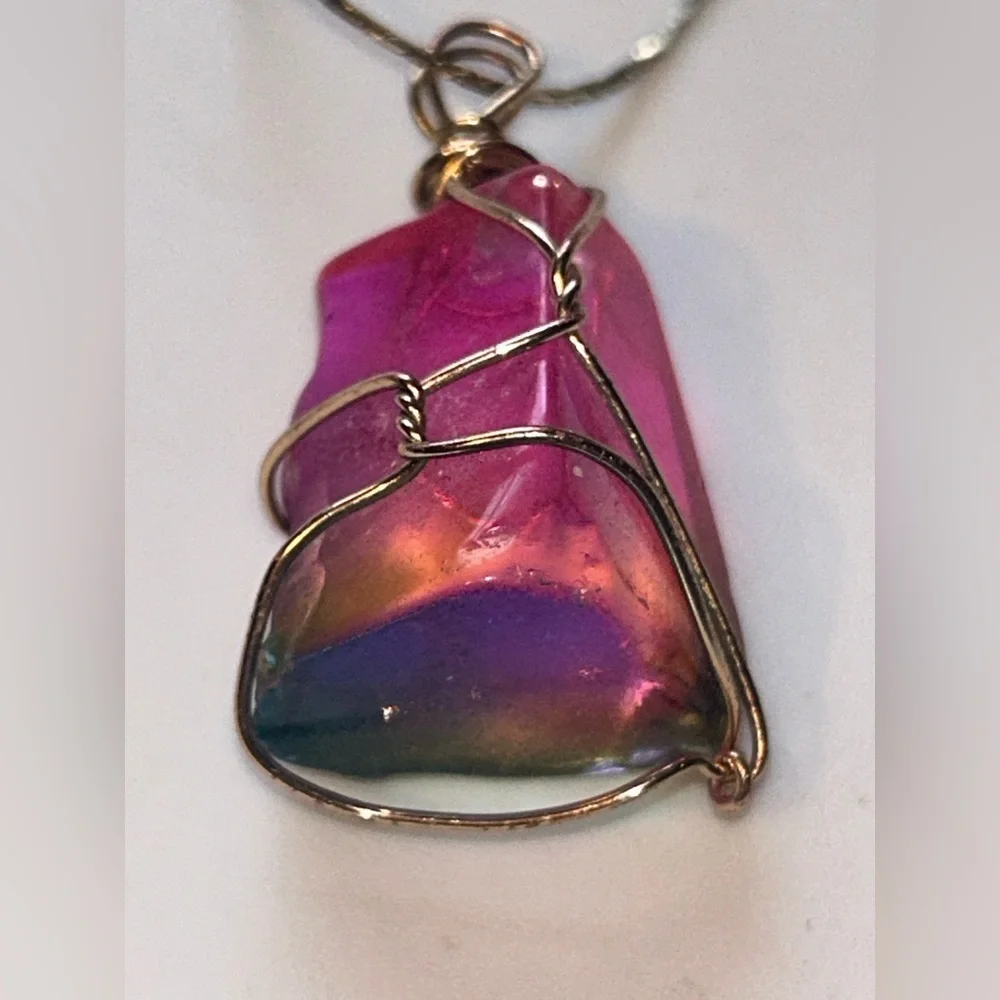 Handmade Iridescent Rainbow Pendant Gold Tone Chain Necklace Boho Jewelry - Picture 6 of 13